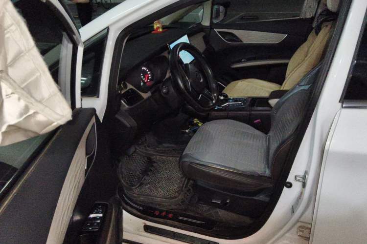 Used BYD Song MAX New Energy 2022 DM-i 105KM Flagship Model Driver Seat