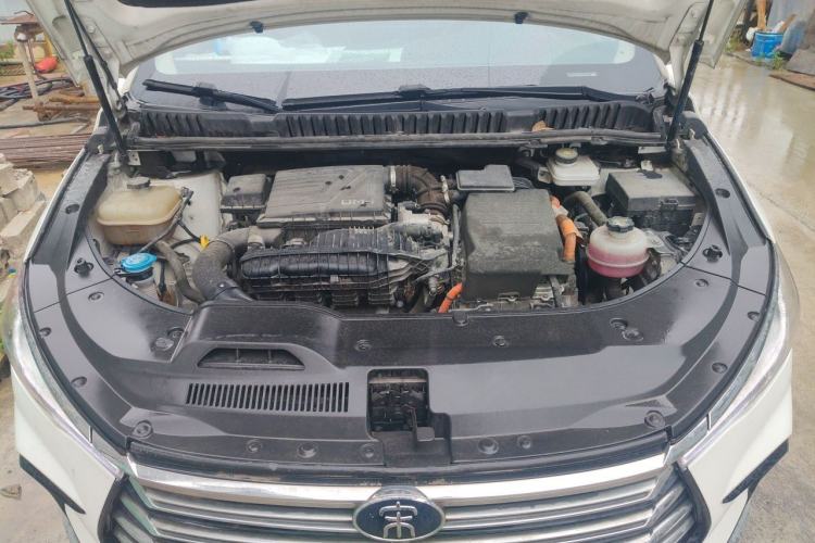 Used BYD Song MAX New Energy 2022 DM-i 105KM Flagship Model Engine Bay