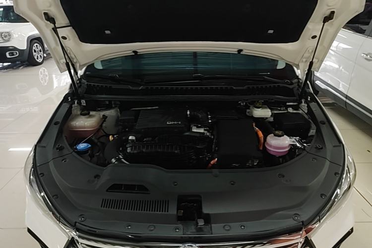 Used BYD Song MAX New Energy 2022 DM-i 105KM Prestige Model Engine Bay