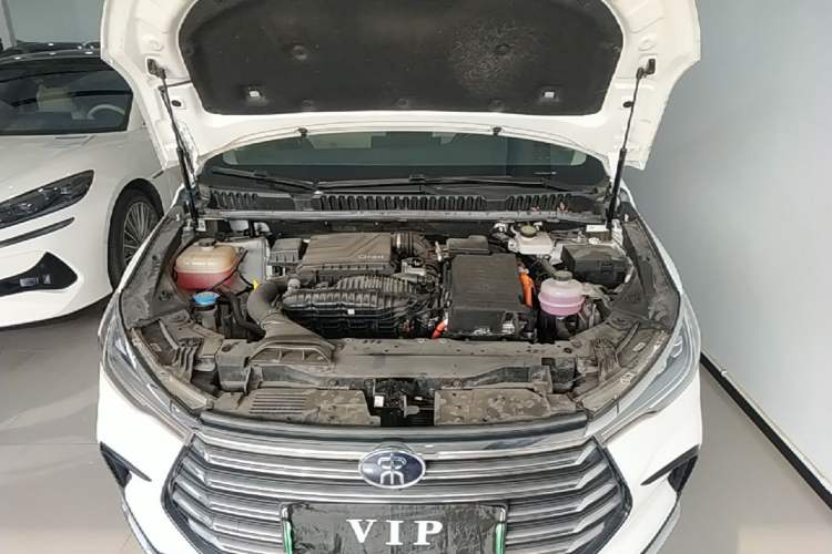 Used BYD Song MAX New Energy 2022 DM-i 105KM Flagship Model Engine Bay