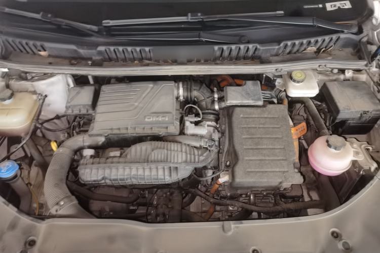 Used BYD Song MAX New Energy 2022 DM-i 105KM Prestige Model Engine Bay
