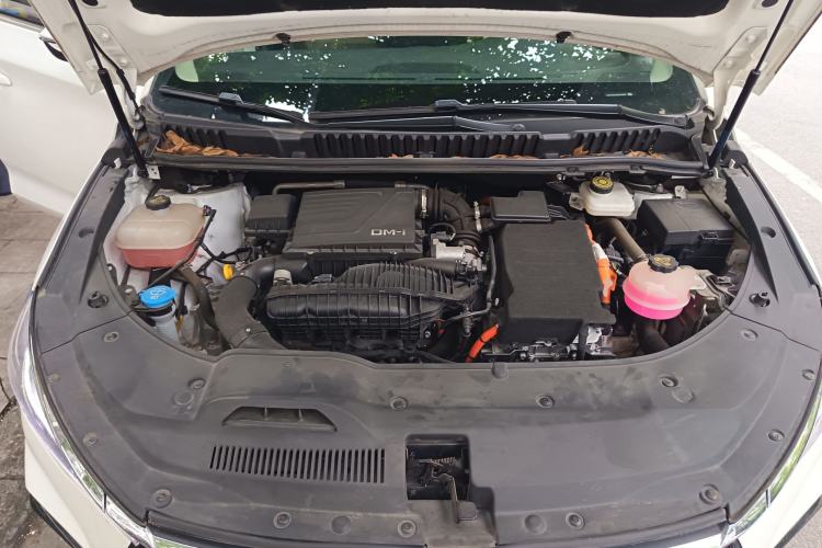 Used BYD Song MAX New Energy 2022 DM-i 105KM Prestige Model Engine Bay
