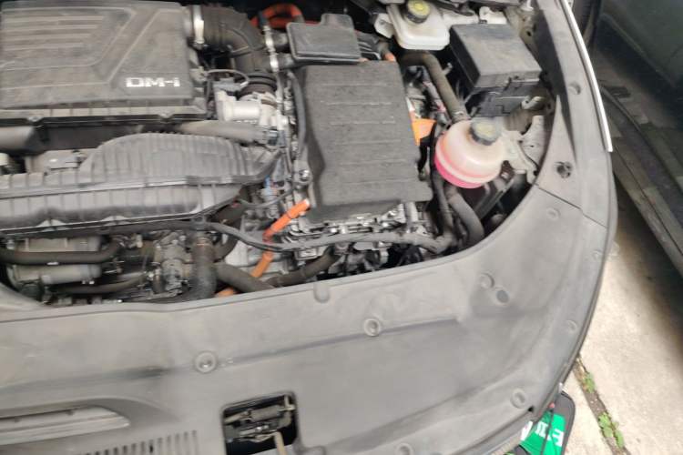 Used BYD Song MAX New Energy 2022 DM-i 105KM Executive Edition Engine Bay Left