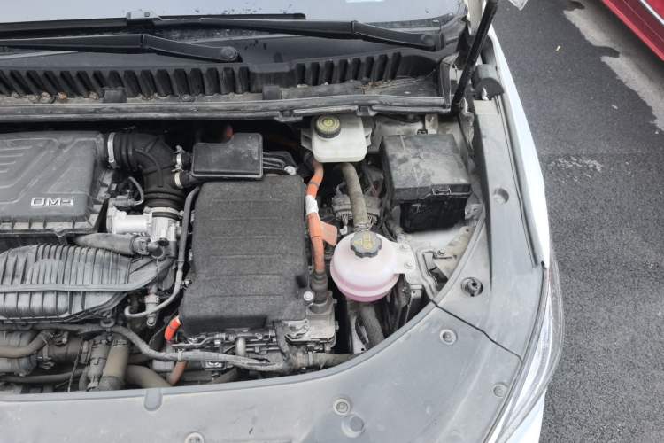 Used BYD Song MAX New Energy 2022 DM-i 105KM Flagship Model Engine Bay Left