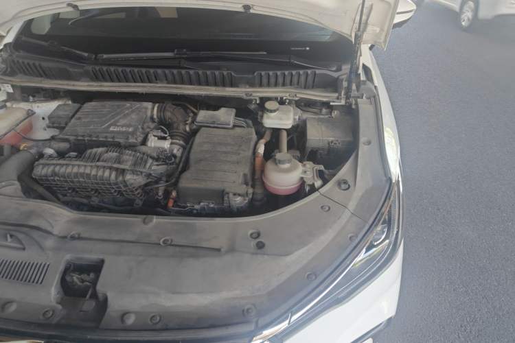 Used BYD Song MAX New Energy 2022 DM-i 105KM Flagship Model Engine Bay Left