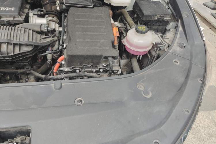 Used BYD Song MAX New Energy 2022 DM-i 105KM Executive Edition Engine Bay Left