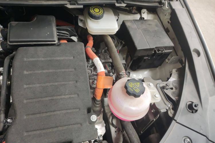 Used BYD Song MAX New Energy 2022 DM-i 105KM Flagship Model Engine Bay Left