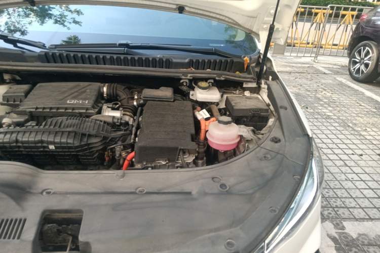 Used BYD Song MAX New Energy 2022 DM-i 105KM Prestige Model Engine Bay Left