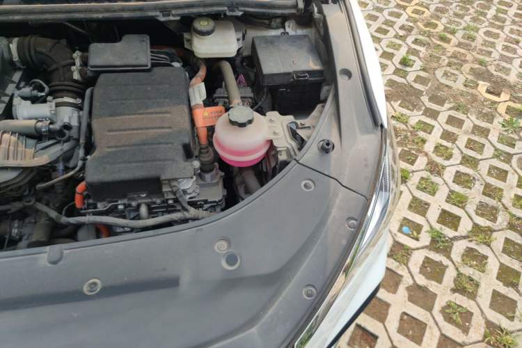 Used BYD Song MAX New Energy 2022 DM-i 105KM Flagship Model Engine Bay Left