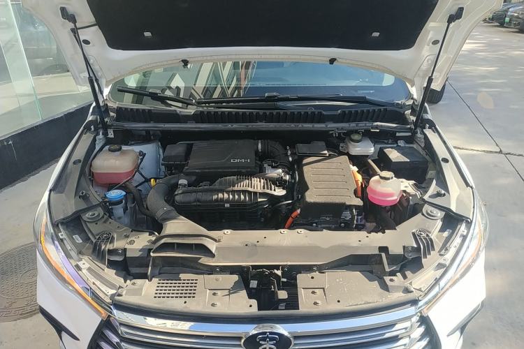 Used BYD Song MAX New Energy 2022 DM-i 105KM Flagship Model Engine Bay