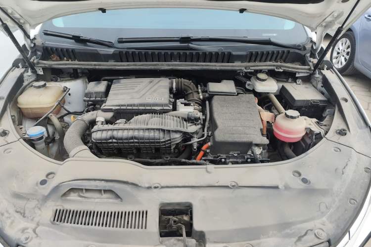 Used BYD Song MAX New Energy 2022 DM-i 105KM Executive Edition Engine Bay