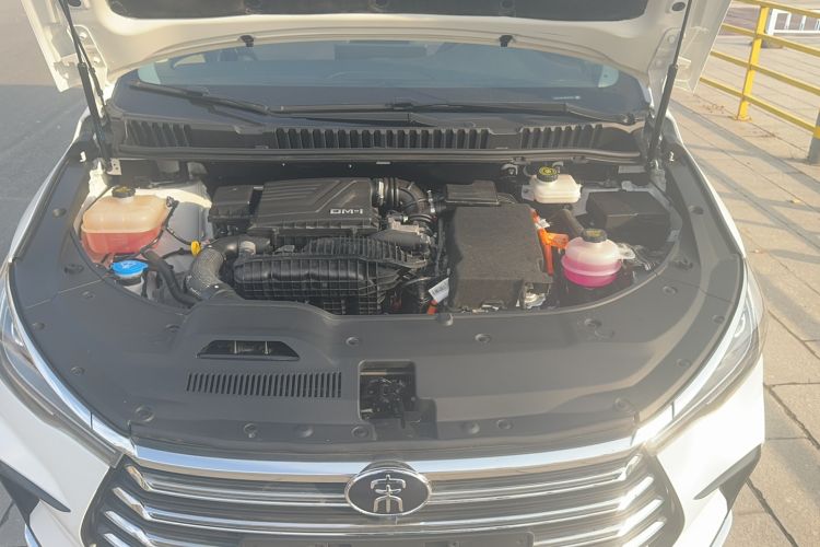 Used BYD Song MAX New Energy 2022 DM-i 105KM Flagship Model Engine Bay
