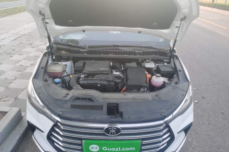 Used BYD Song MAX New Energy 2022 DM-i 105KM Prestige Model Engine Bay