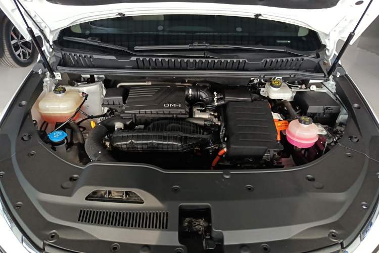 Used BYD Song MAX New Energy 2022 DM-i 105KM Executive Edition Engine Bay