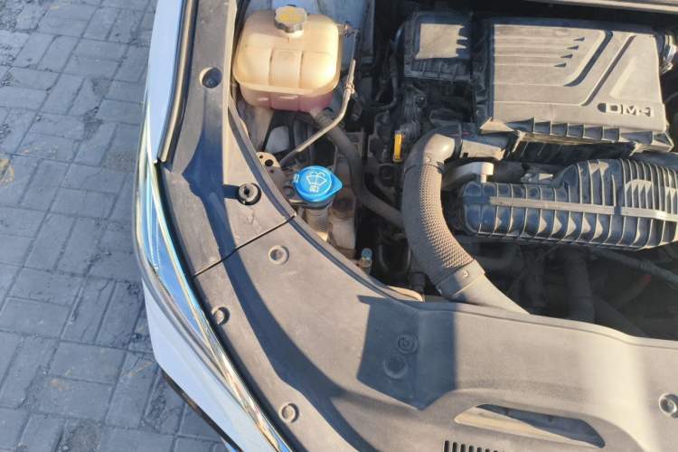 Used BYD Song MAX New Energy 2022 DM-i 105KM Executive Edition Engine Bay Right