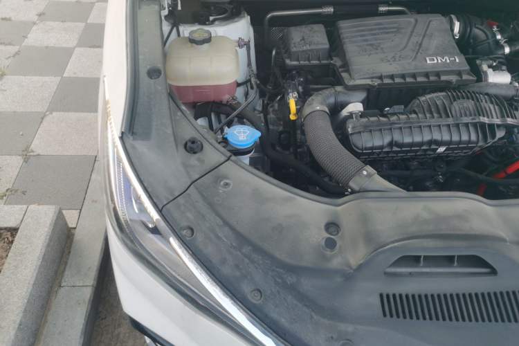 Used BYD Song MAX New Energy 2022 DM-i 105KM Prestige Model Engine Bay Right