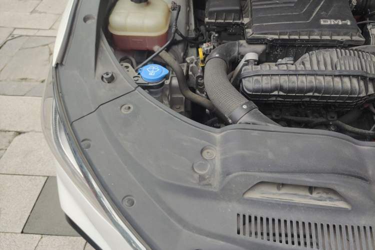 Used BYD Song MAX New Energy 2022 DM-i 105KM Executive Edition Engine Bay Right