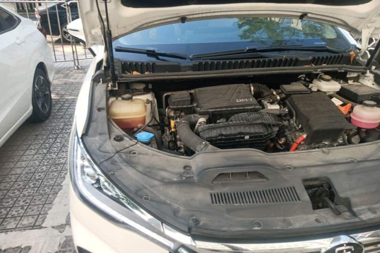 Used BYD Song MAX New Energy 2022 DM-i 105KM Prestige Model Engine Bay Right