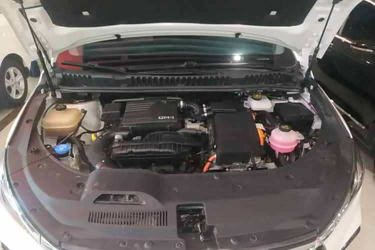 Used BYD Song MAX New Energy 2022 DM-i 105KM Executive Edition Engine Bay