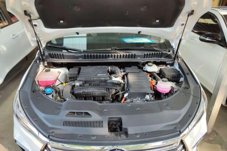 Used BYD Song MAX New Energy 2022 DM-i 105KM Flagship Model Engine Bay