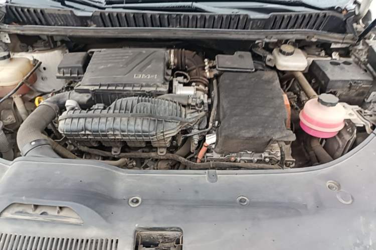 Used BYD Song MAX New Energy 2022 DM-i 105KM Flagship Model Engine Bay