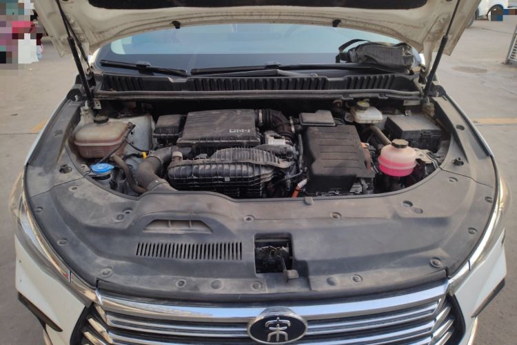Used BYD Song MAX New Energy 2022 DM-i 105KM Prestige Model Engine Bay