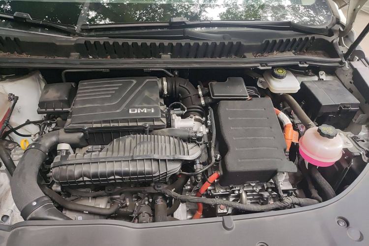 Used BYD Song MAX New Energy 2022 DM-i 105KM Flagship Model Engine Bay
