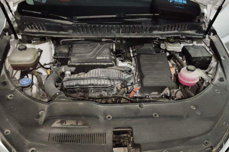 Used BYD Song MAX New Energy 2022 DM-i 105KM Flagship Model Engine Bay