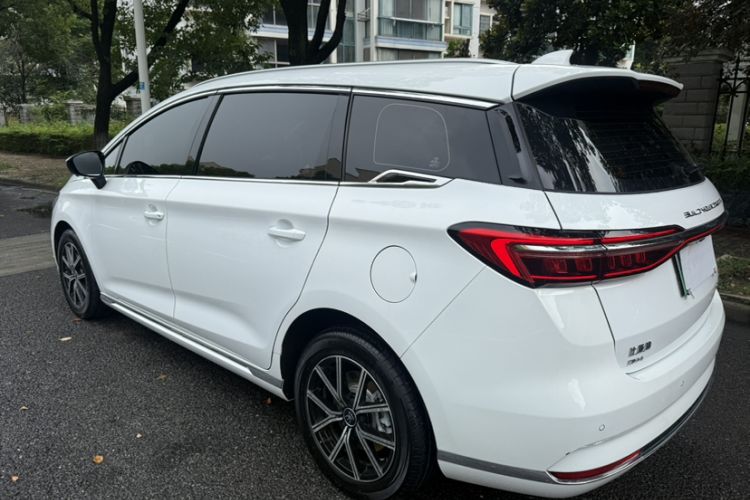 Used BYD Song MAX New Energy 2022 DM-i 105KM Prestige Model Exterior 1