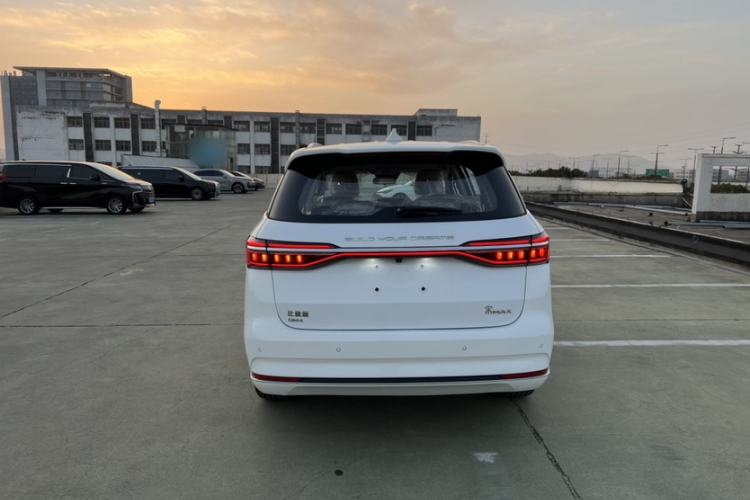 Used BYD Song MAX New Energy 2022 DM-i 105KM Flagship Model Exterior 1