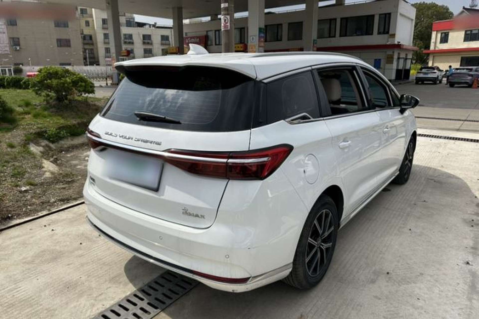 Used BYD Song MAX New Energy 2022 DM-i 105KM Flagship Model Exterior 1