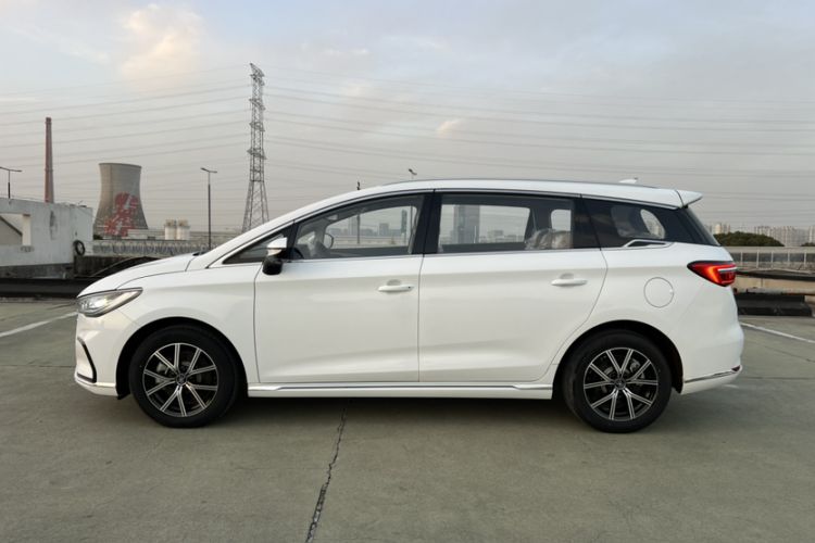 Used BYD Song MAX New Energy 2022 DM-i 105KM Flagship Model Exterior 2