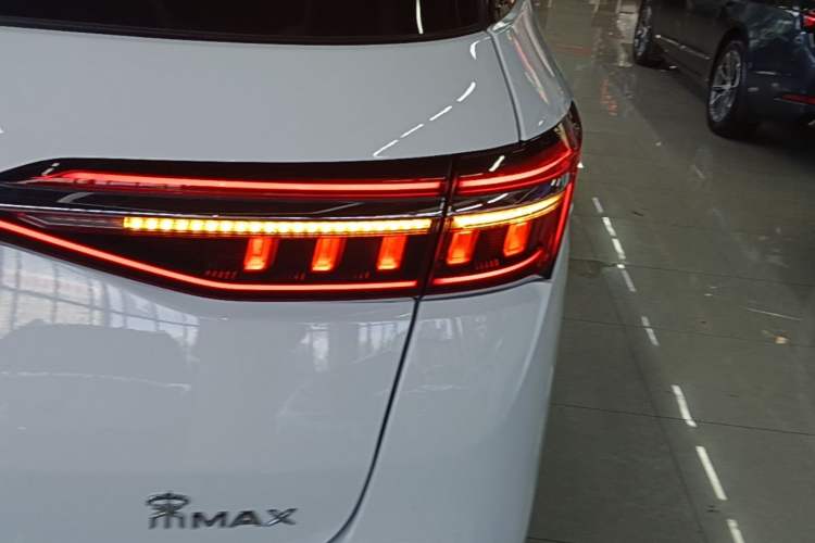 Used BYD Song MAX New Energy 2022 DM-i 105KM Executive Edition Exterior 3
