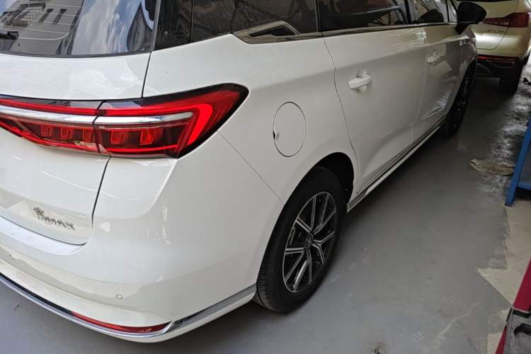 Used BYD Song MAX New Energy 2022 DM-i 105KM Executive Edition Exterior 3