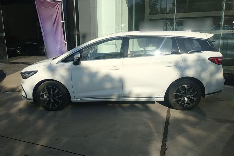 Used BYD Song MAX New Energy 2022 DM-i 105KM Flagship Model Exterior 3