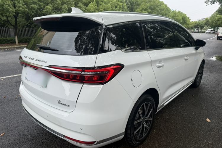 Used BYD Song MAX New Energy 2022 DM-i 105KM Prestige Model Exterior 4