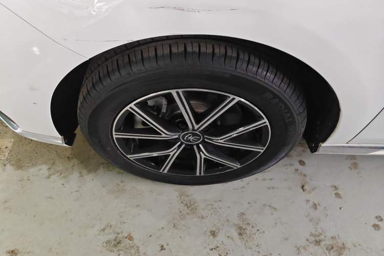 Used BYD Song MAX New Energy 2022 DM-i 105KM Executive Edition Exterior 4