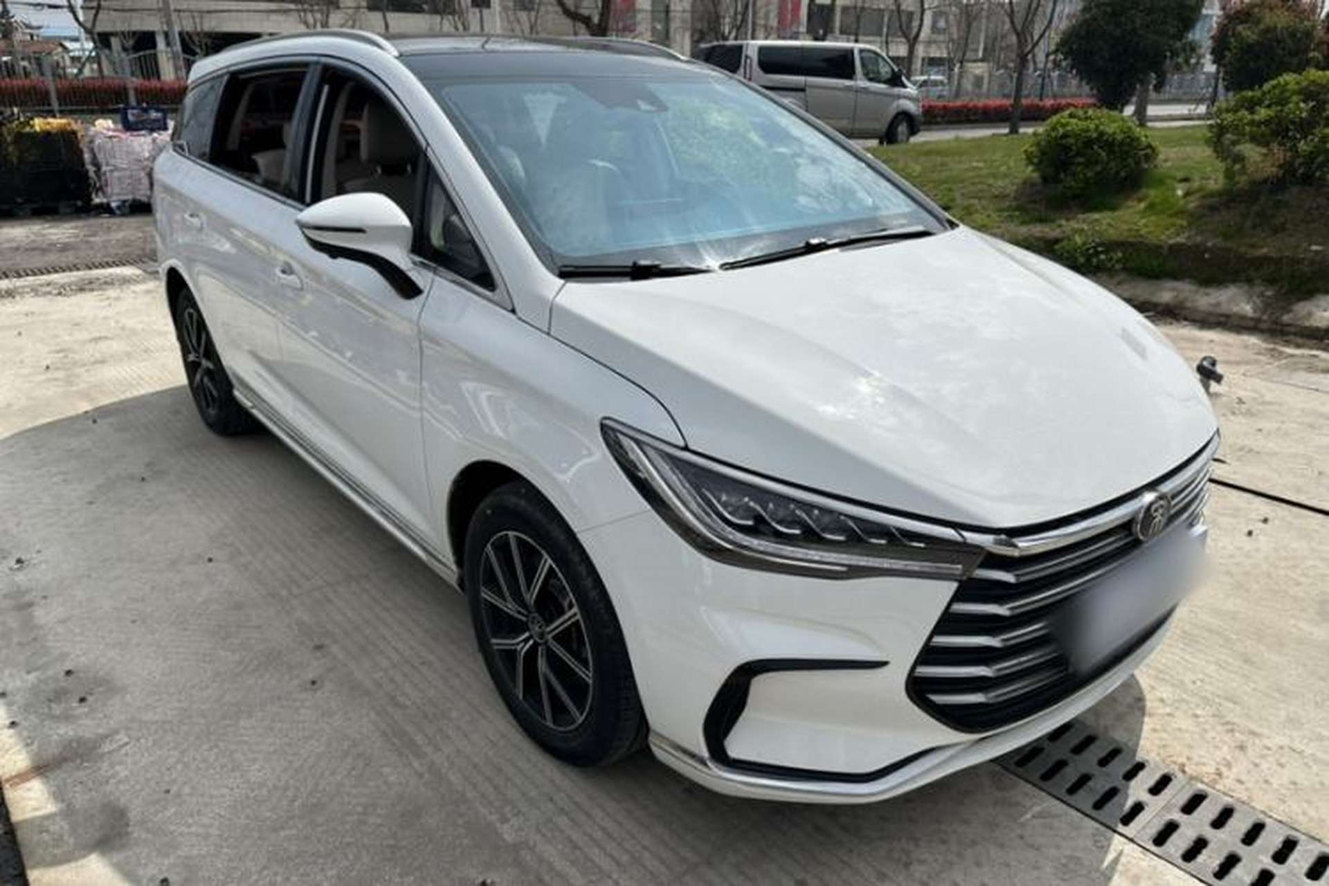 Used BYD Song MAX New Energy 2022 DM-i 105KM Flagship Model Exterior 4