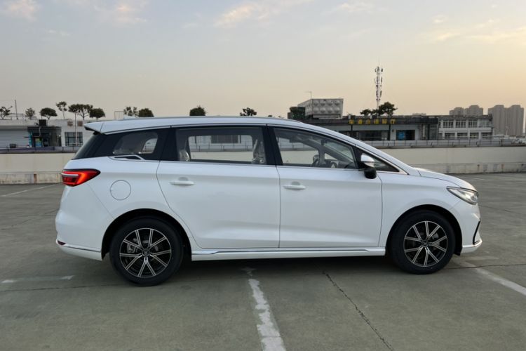 Used BYD Song MAX New Energy 2022 DM-i 105KM Flagship Model Exterior 5