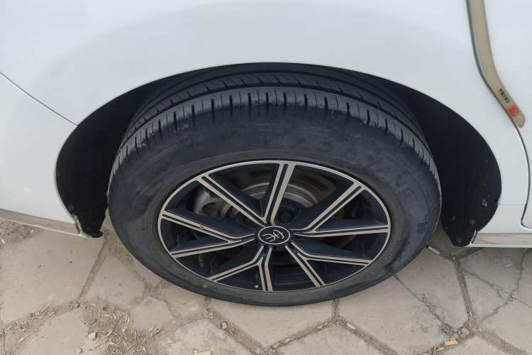 Used BYD Song MAX New Energy 2022 DM-i 105KM Executive Edition Exterior 5