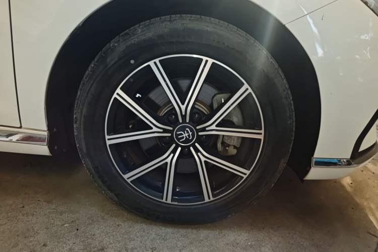Used BYD Song MAX New Energy 2022 DM-i 105KM Executive Edition Exterior 7
