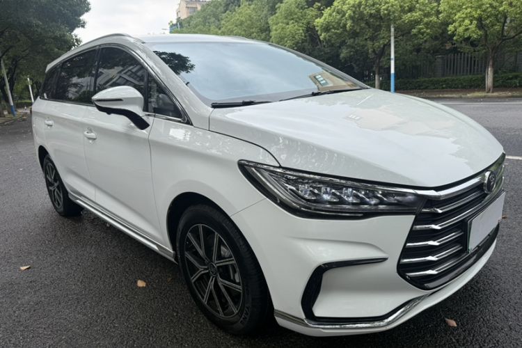 Used BYD Song MAX New Energy 2022 DM-i 105KM Prestige Model Exterior 8
