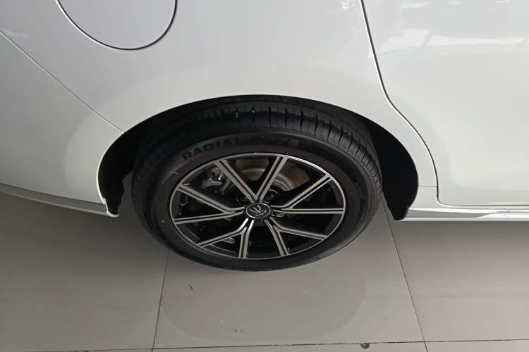 Used BYD Song MAX New Energy 2022 DM-i 105KM Executive Edition Exterior 8