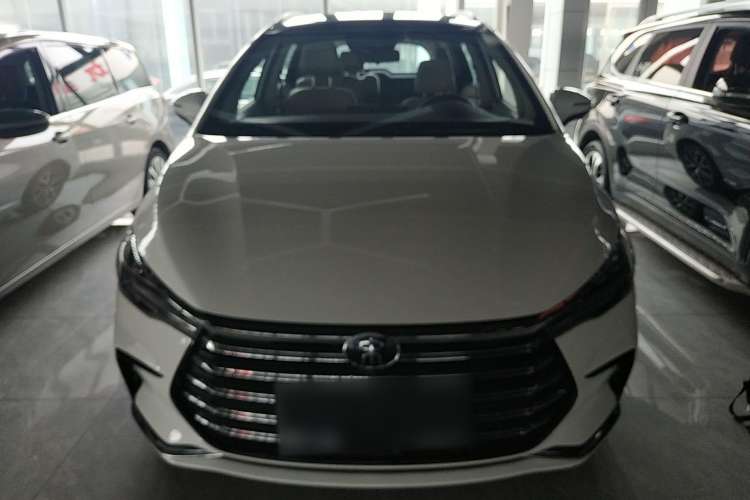 Used BYD Song MAX New Energy 2022 DM-i 105KM Flagship Model Front