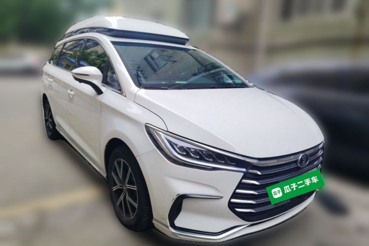 Used BYD Song MAX New Energy 2022 DM-i 105KM Executive Edition Front Right 45 Deg