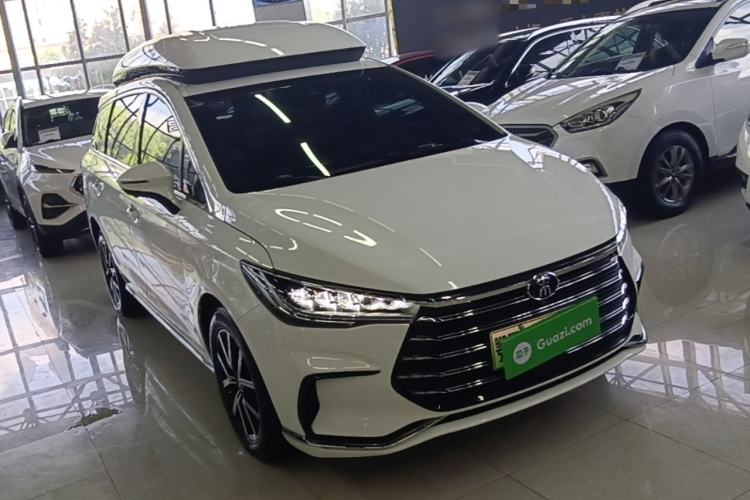 Used BYD Song MAX New Energy 2022 DM-i 105KM Executive Edition Front Right 45 Deg