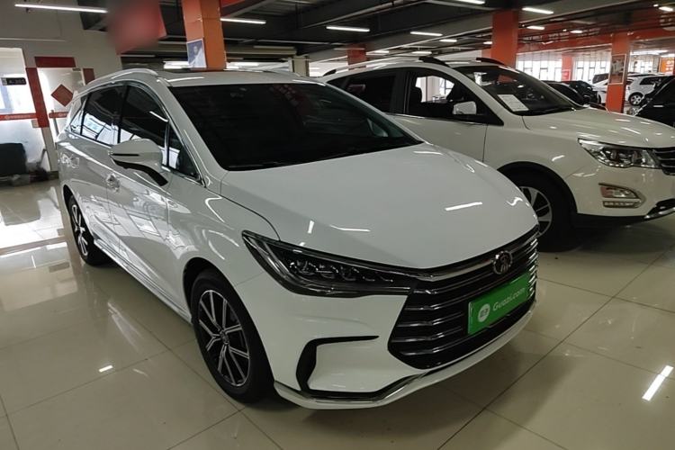 Used BYD Song MAX New Energy 2022 DM-i 105KM Prestige Model Front Right 45 Deg