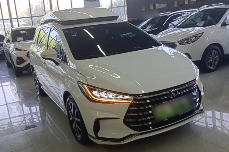 Used BYD Song MAX New Energy 2022 DM-i 105KM Executive Edition Front Right 45 Deg