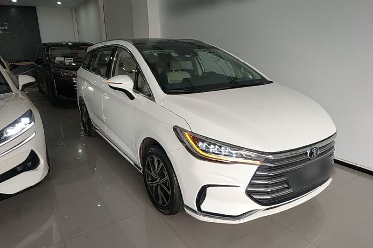 Used BYD Song MAX New Energy 2022 DM-i 105KM Flagship Model Front Right 45 Deg