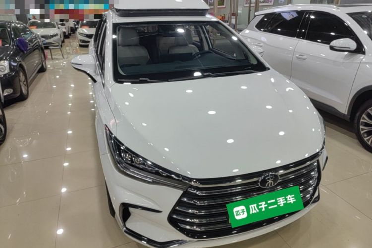 Used BYD Song MAX New Energy 2022 DM-i 105KM Executive Edition Front Right 45 Deg